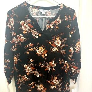 NWT Women’s Croft & Barrow Size Medium Black w/Floral Print Dress Shirt